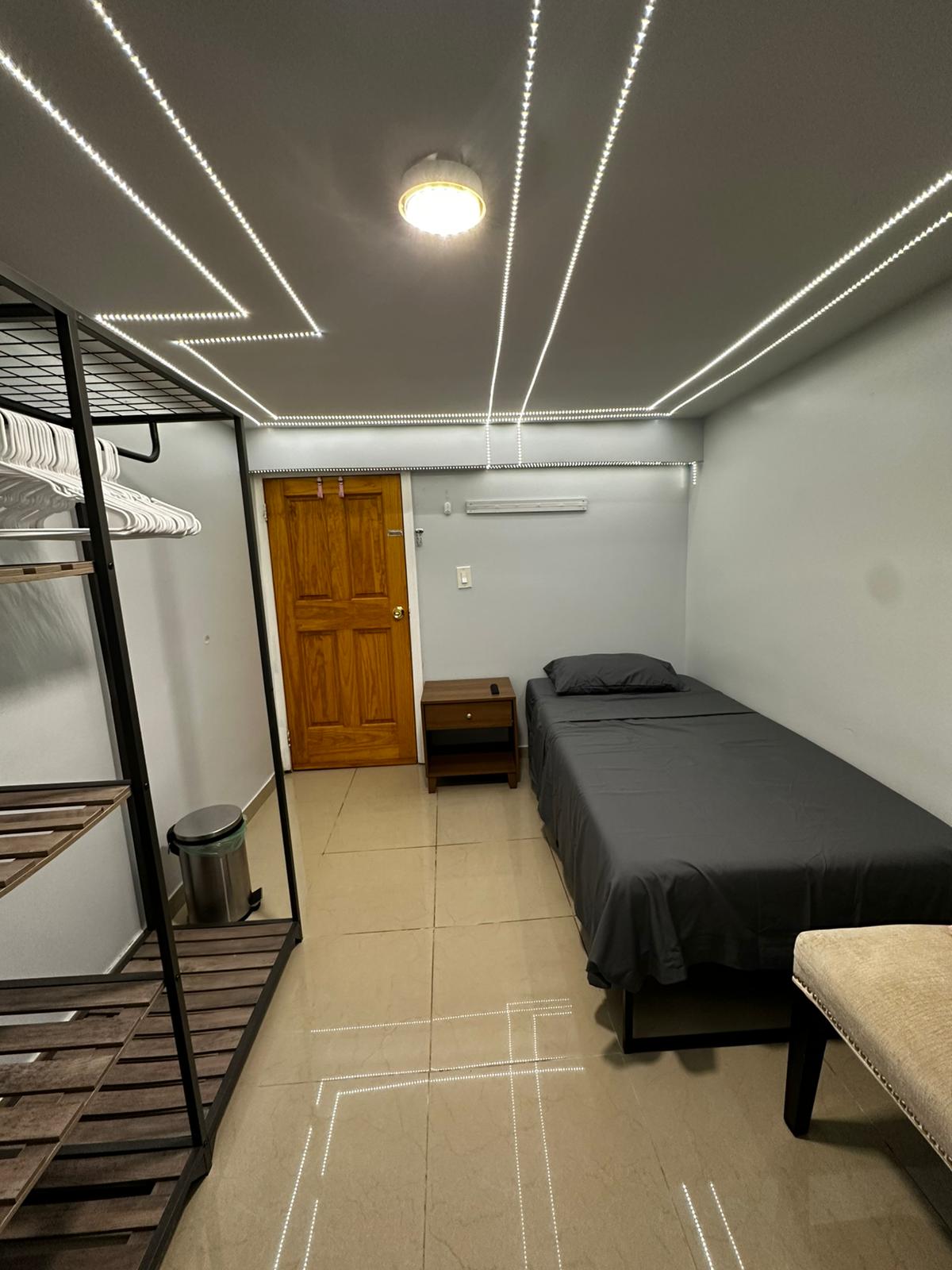 Habitación privada para una mujer en Glendale