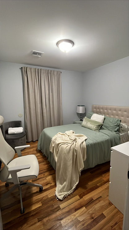 Private room for men in Greenville, Jersey City