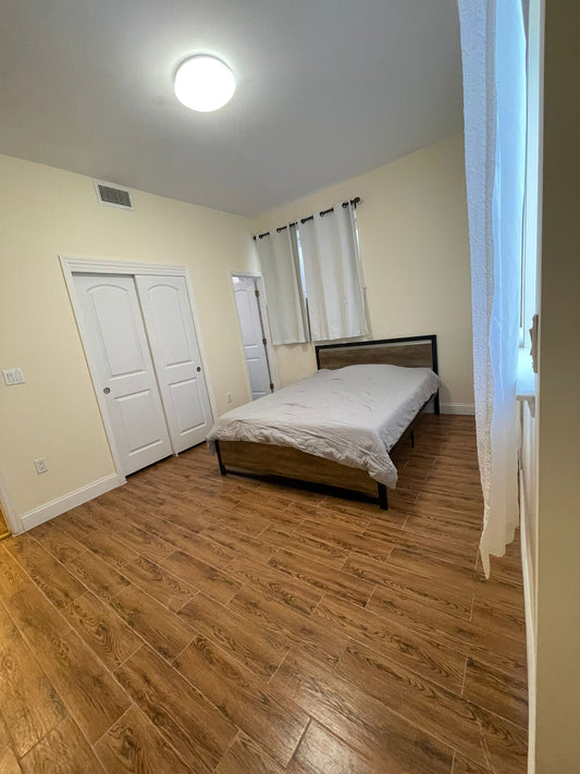 Habitación con baño privado en Maspeth