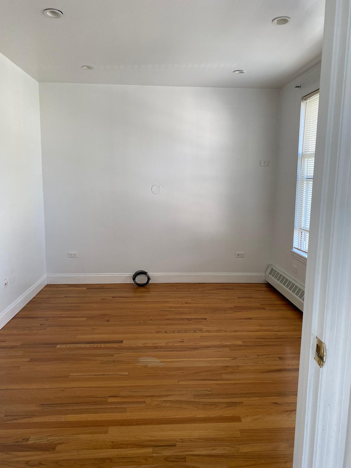 ¡Habitación amueblada con baño privado en Glendale, Queens!